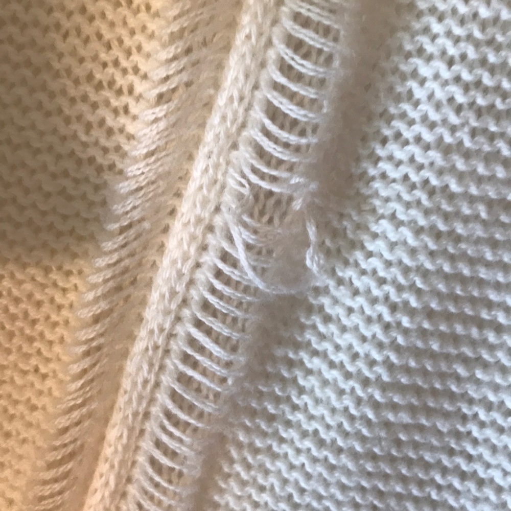 AE Off White Knit Sweater - Picture 5 of 5